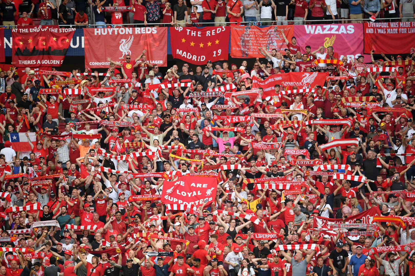 英超官方宣布通过新的财政平衡法案，新版工资帽规则未通过（英超官宣新财政平衡方案获批，工资帽新规未获通过）