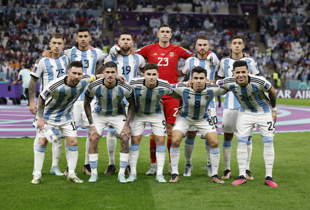 意甲战报：巴特萨吉献双响，劳利恩特追平，米兰2-2萨索洛（意甲：巴特萨吉梅开二度，劳利恩特扳平，米兰2-2萨索洛）