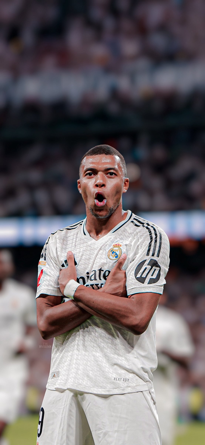 澳超战报：怀特替补造两球，十人阿德莱德联4-1墨尔本城（澳超赛报：怀特替补两次参与破门，十人阿德莱德联4比1击败墨尔本城）