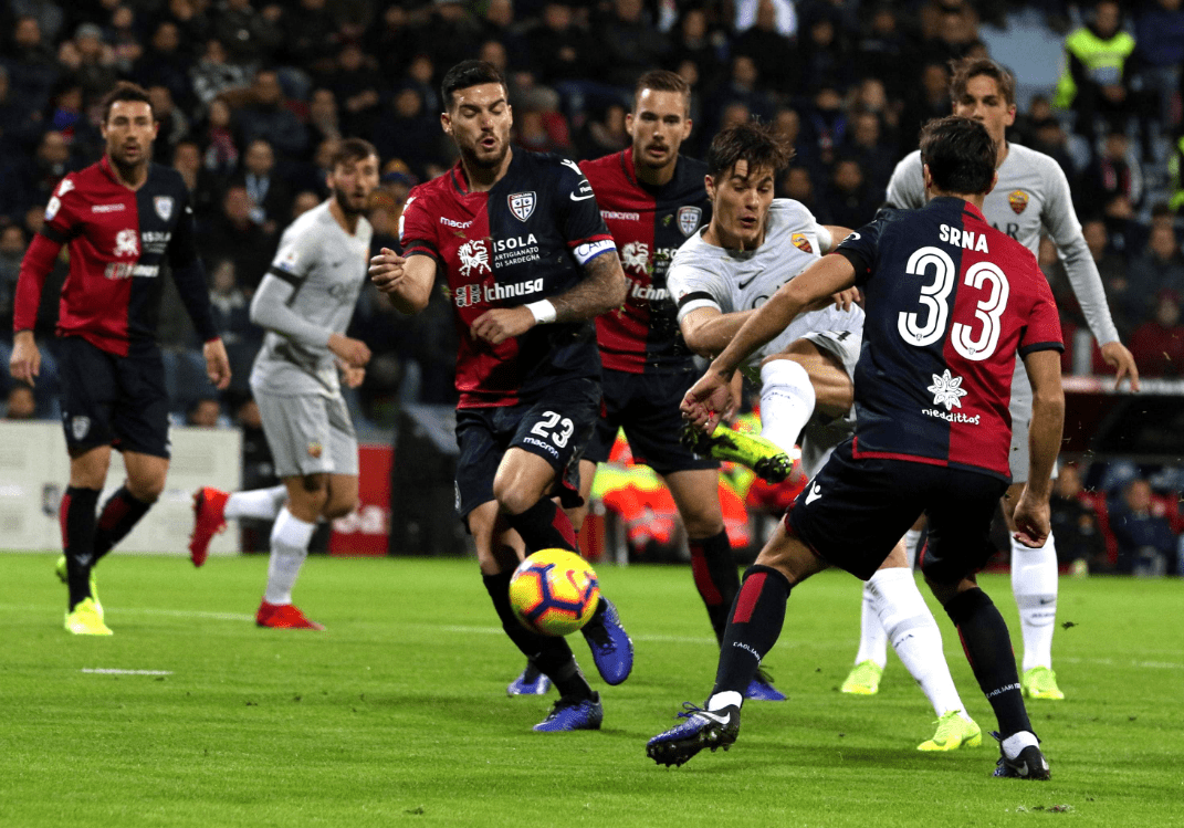 旧将：维尼修斯的表现与他的续约要求不符，多数皇马球员也是如此（前皇马球员：维尼修斯表现配不上续约要价，多数皇马球员也如此）