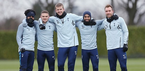 绿帽哥：迪奥曼德经纪人前往英国，与曼联商讨合同条款（绿帽哥：迪奥曼德经纪人赴英，与曼联就合同细节进行谈判）