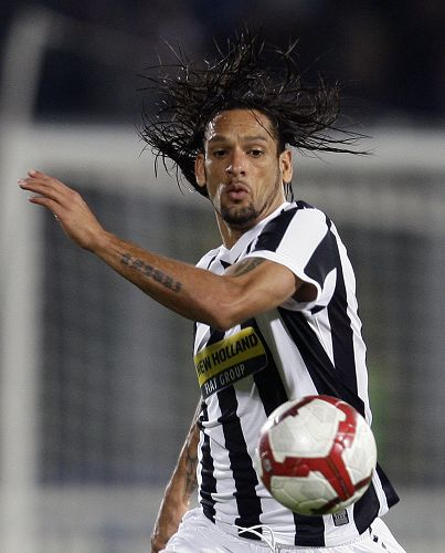 詹姆斯篮板表现抢眼，助球队逆转