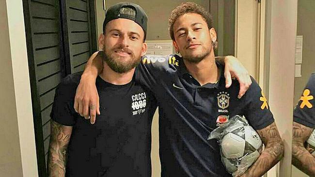 巴媒：埃斯特旺曾在10月因在训练中逼抢不当被安帅批评