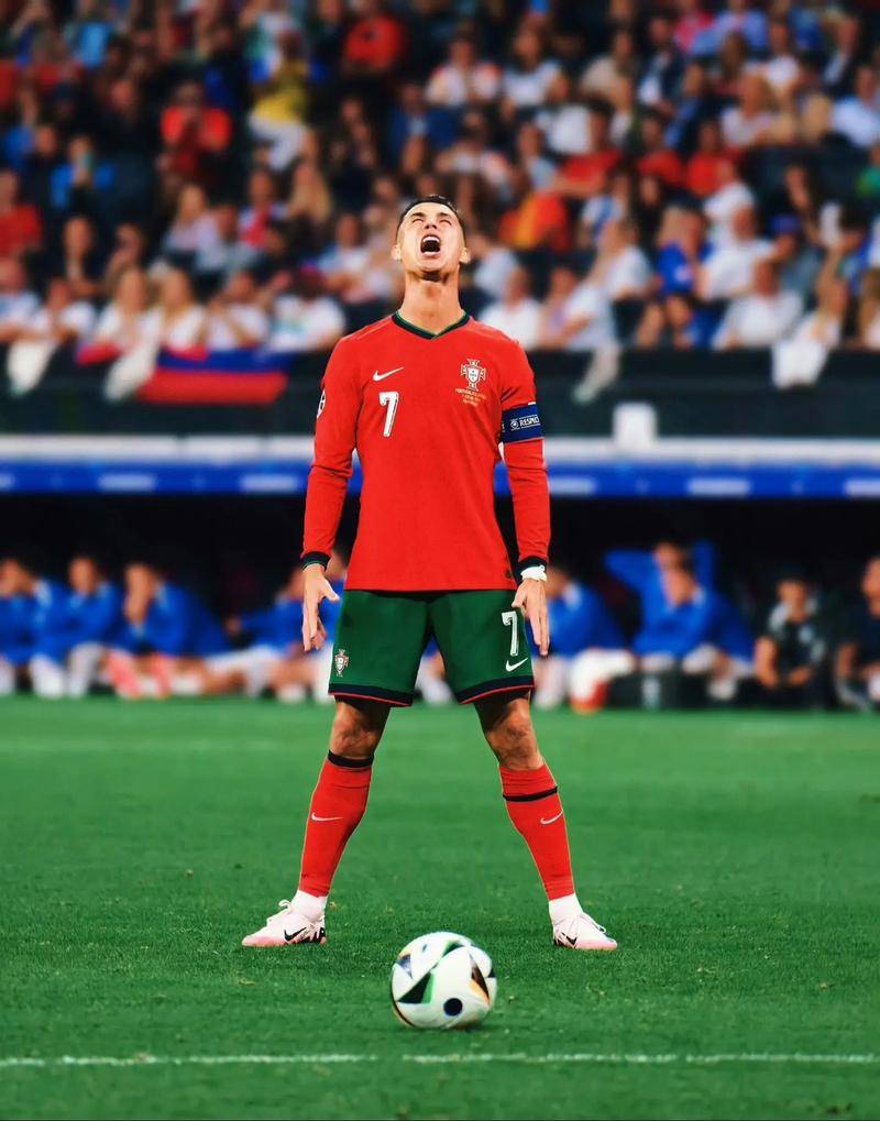 多纳鲁马：我对瓜帅有着极高的敬意 哈兰德性格平和是很好的朋友（多纳鲁马：我对瓜迪奥拉充满敬意，哈兰德性格温和，是我的好朋友）