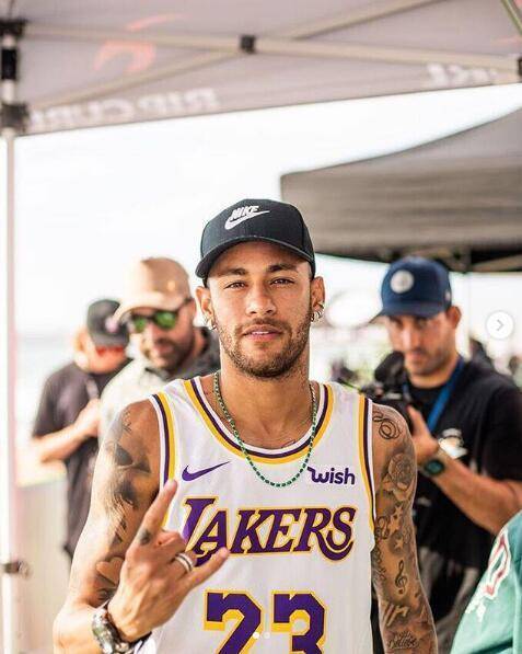 TA：伊萨克疑似腿部骨折，利物浦对其伤情感到担忧（TA报道：伊萨克或腿部骨折，利物浦对其伤势深感忧虑）