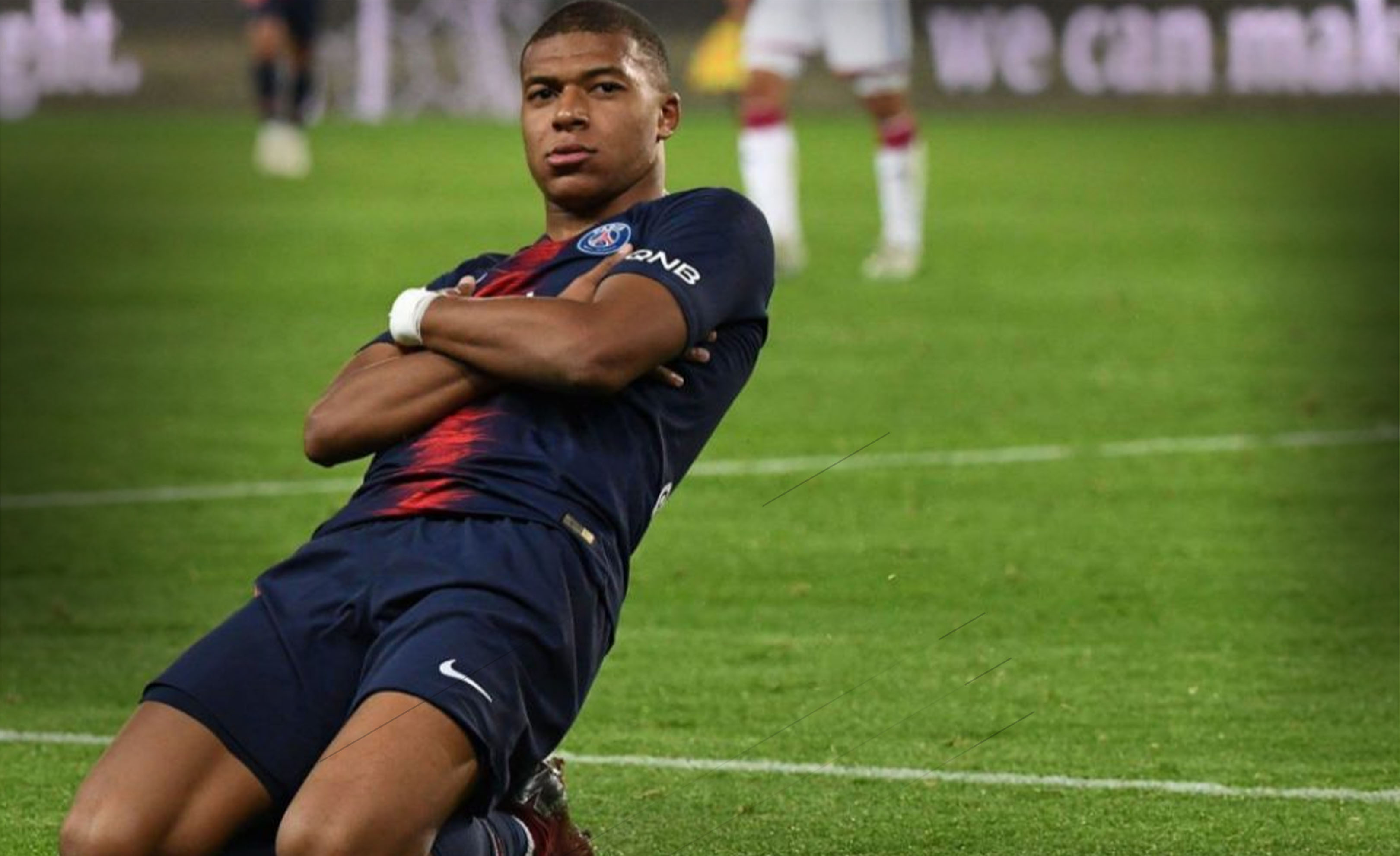 西甲16队结束15轮，姆巴佩16球领跑射手榜，巴萨、皇马多点开花，明日西甲开战。（西甲15轮战罢16队：姆巴佩16球领跑，巴萨皇马多点开花，明日联赛再燃战火）