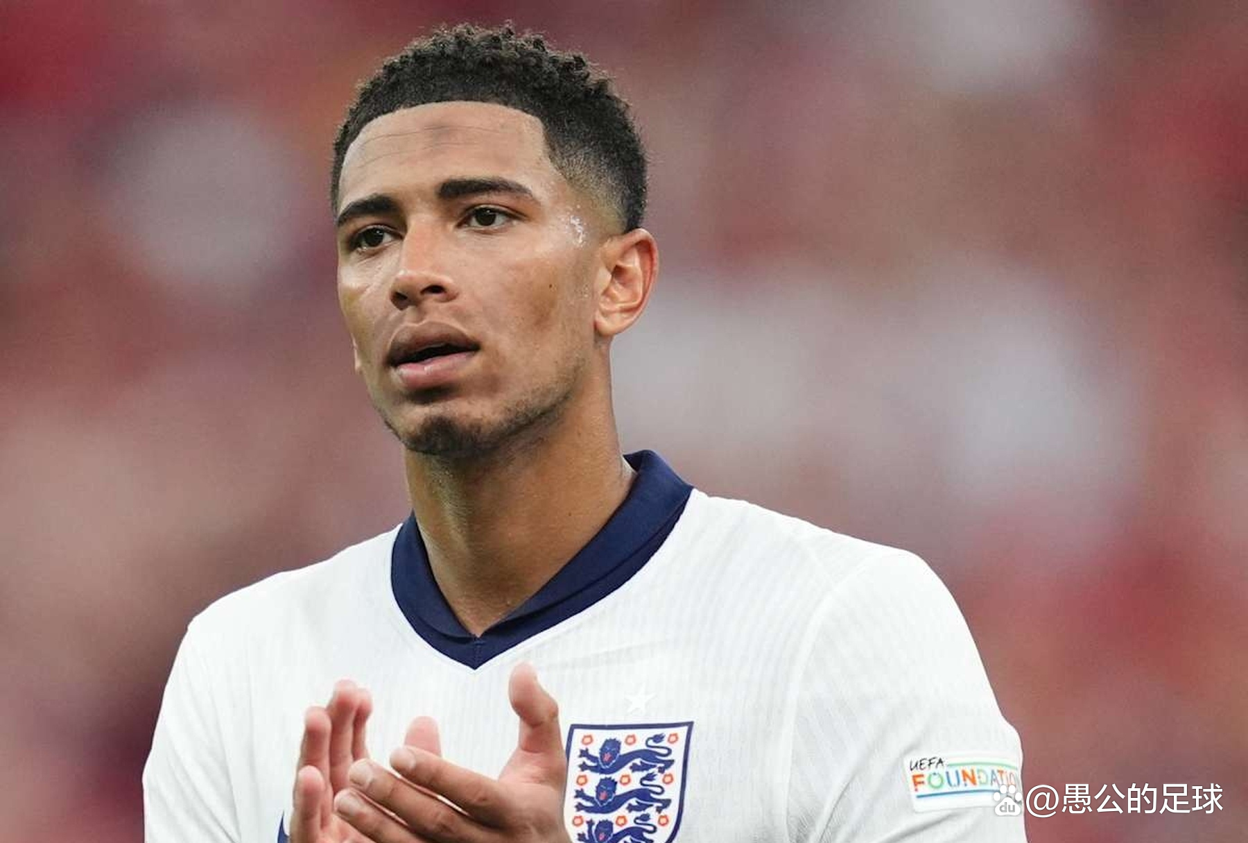 沙特联半场：莫克瓦纳造点+进球，哈森姆2-1拉斯永恒（沙特联半场战报：莫克瓦纳造点并破门，哈森姆暂以2-1领先拉斯永恒）