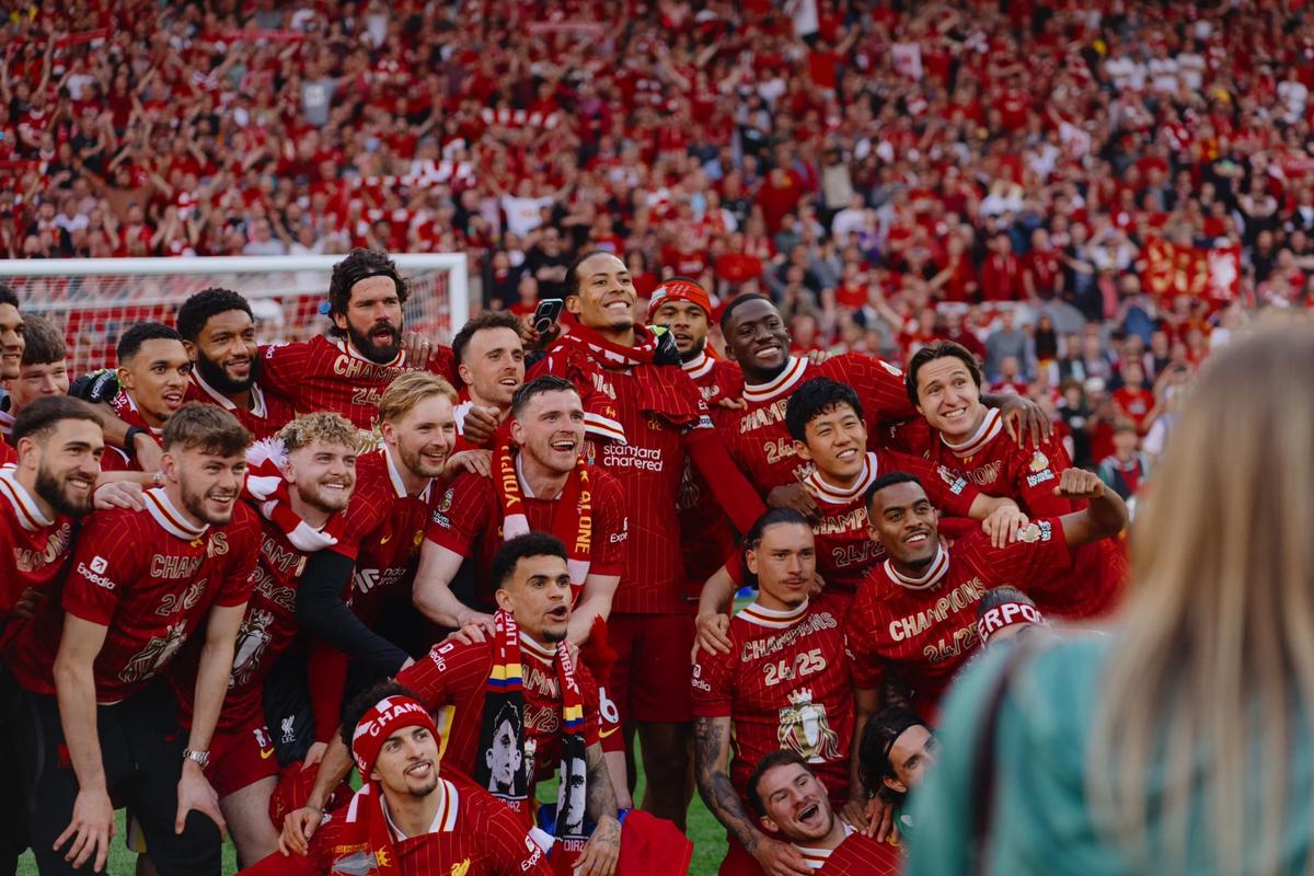 瓜帅：我们要拿98分才能英超夺冠；与摄影师冲突后马上道歉了