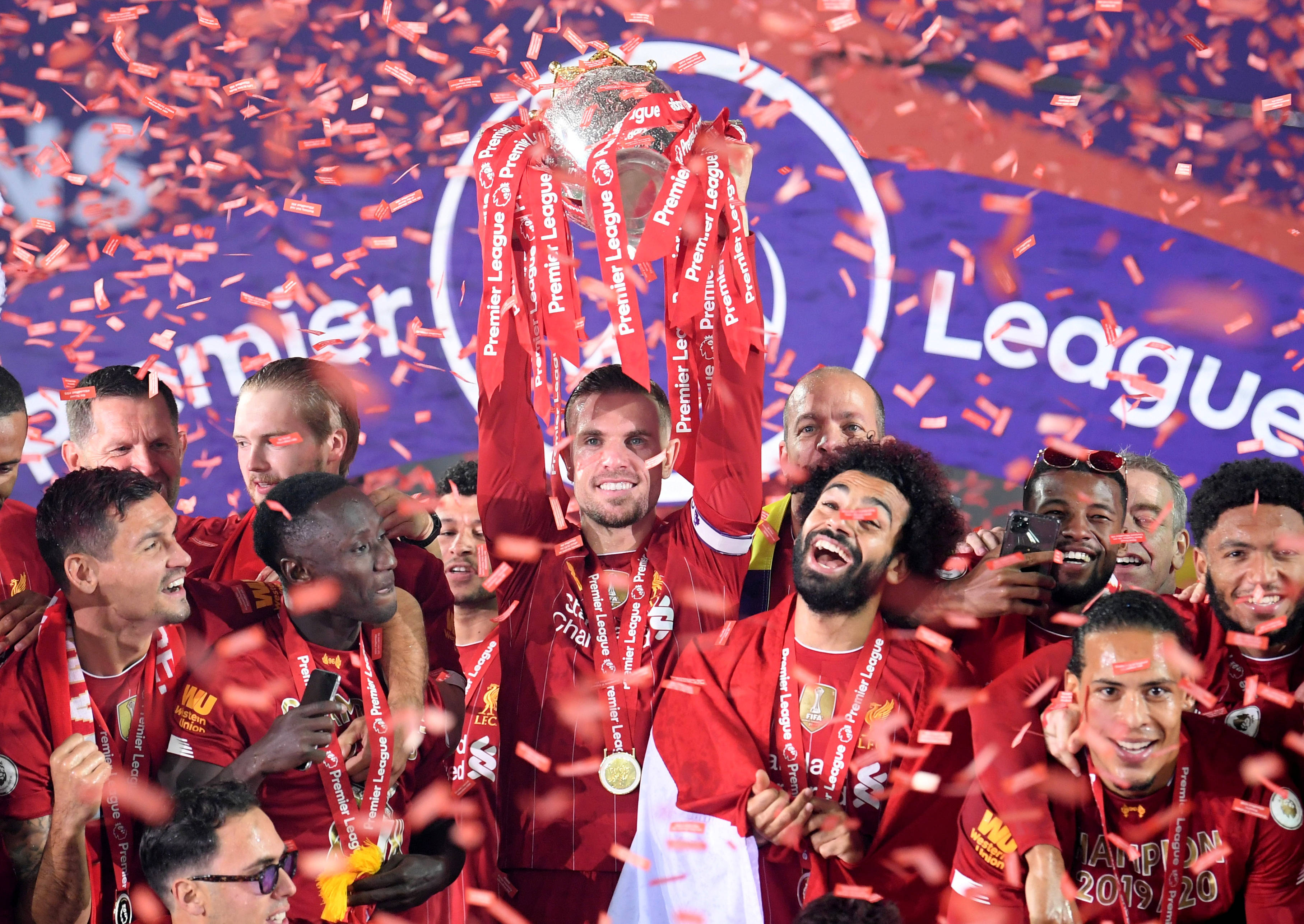 赵佳楠：我们拥有全世界最好的球迷，非常感谢大连球迷的支持