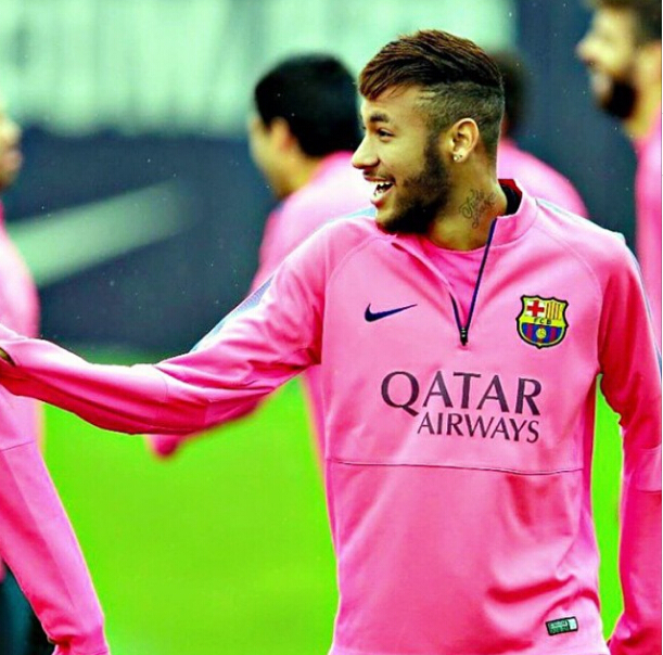 意天空：劳塔罗已回国米参加合练，预计和图拉姆首发出战德比