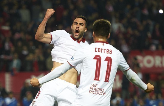 一日英超动向：曼城再具争冠实力，萨拉赫猛批斯洛特引发矛盾（英超一日观察：曼城重燃夺冠底气，萨拉赫抨击斯洛特引发风波）