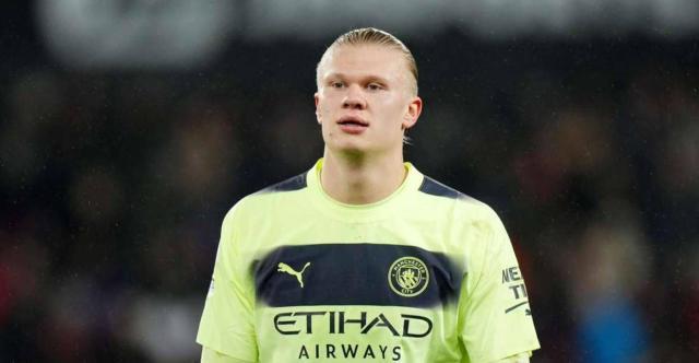 罗马诺：切尔西今日询价塞梅尼奥，曼市双雄已与团队谈判数日（罗马诺：切尔西今日问价塞梅尼奥，曼联与曼城已与其团队谈判多日）