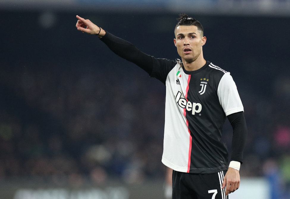 广东男篮主场负于山西，失误频繁，磨合不足，首战失利，需加强调整。