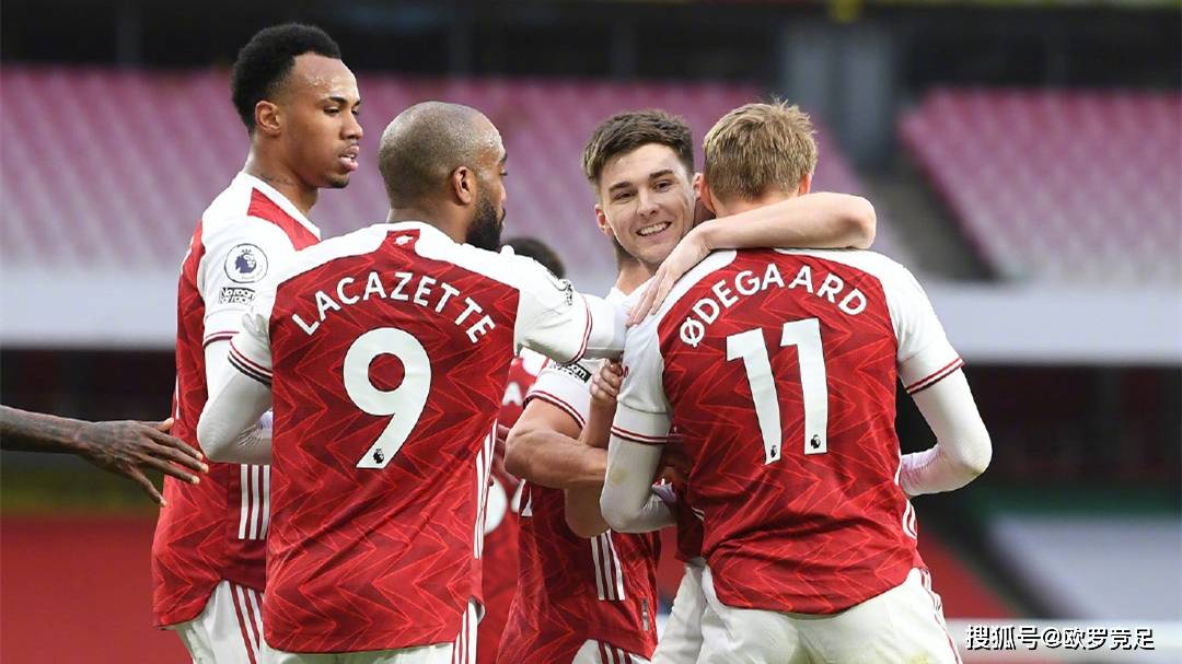 成都金牛公安：蓉城vs河南期间，两名观众做出侮辱性动作被行拘