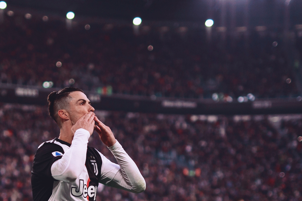 全是重磅对决！联赛杯半决赛：伦敦德比切尔西vs阿森纳，曼城vs纽卡（联赛杯半决赛双重焦点：伦敦德比切尔西战阿森纳，曼城迎战纽卡斯尔）