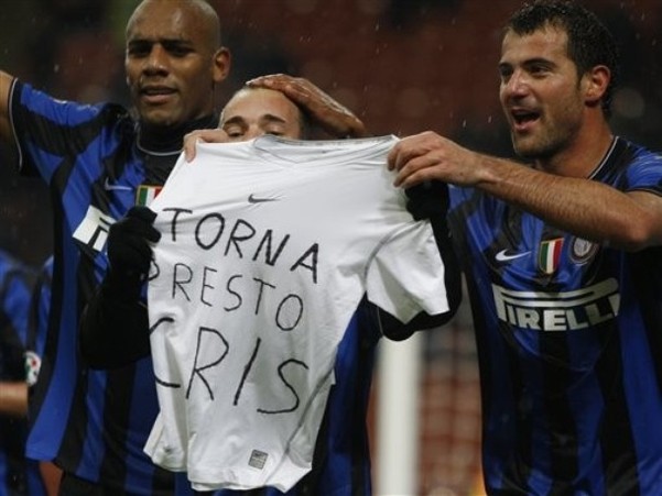 穆里尼奥提前送出圣诞礼物？两小将欧冠迎本菲卡一线队首秀（欧冠对阵本菲卡，穆里尼奥提前送“圣诞礼”：两名小将完成一线队首秀）